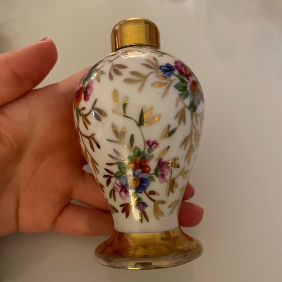 Vintage Limoges petite flower vase. - Picture 1 of 4